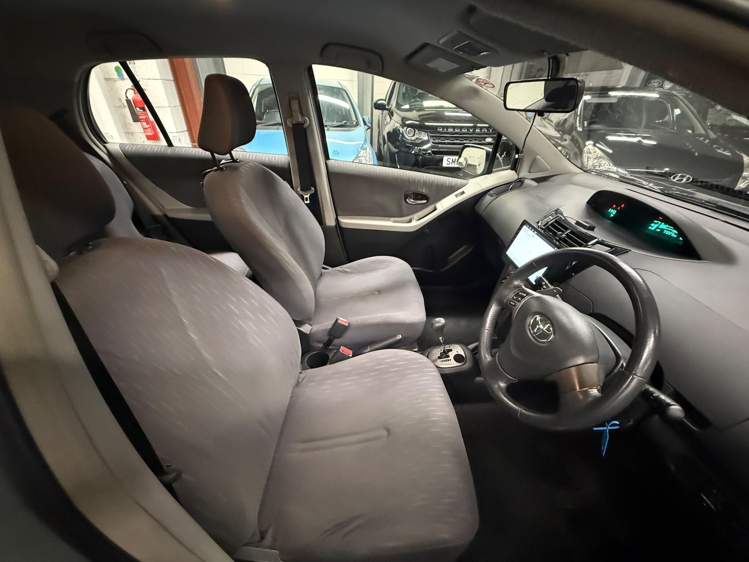 Used Toyota Yaris 2009 for sale - 76899308: Photo 8