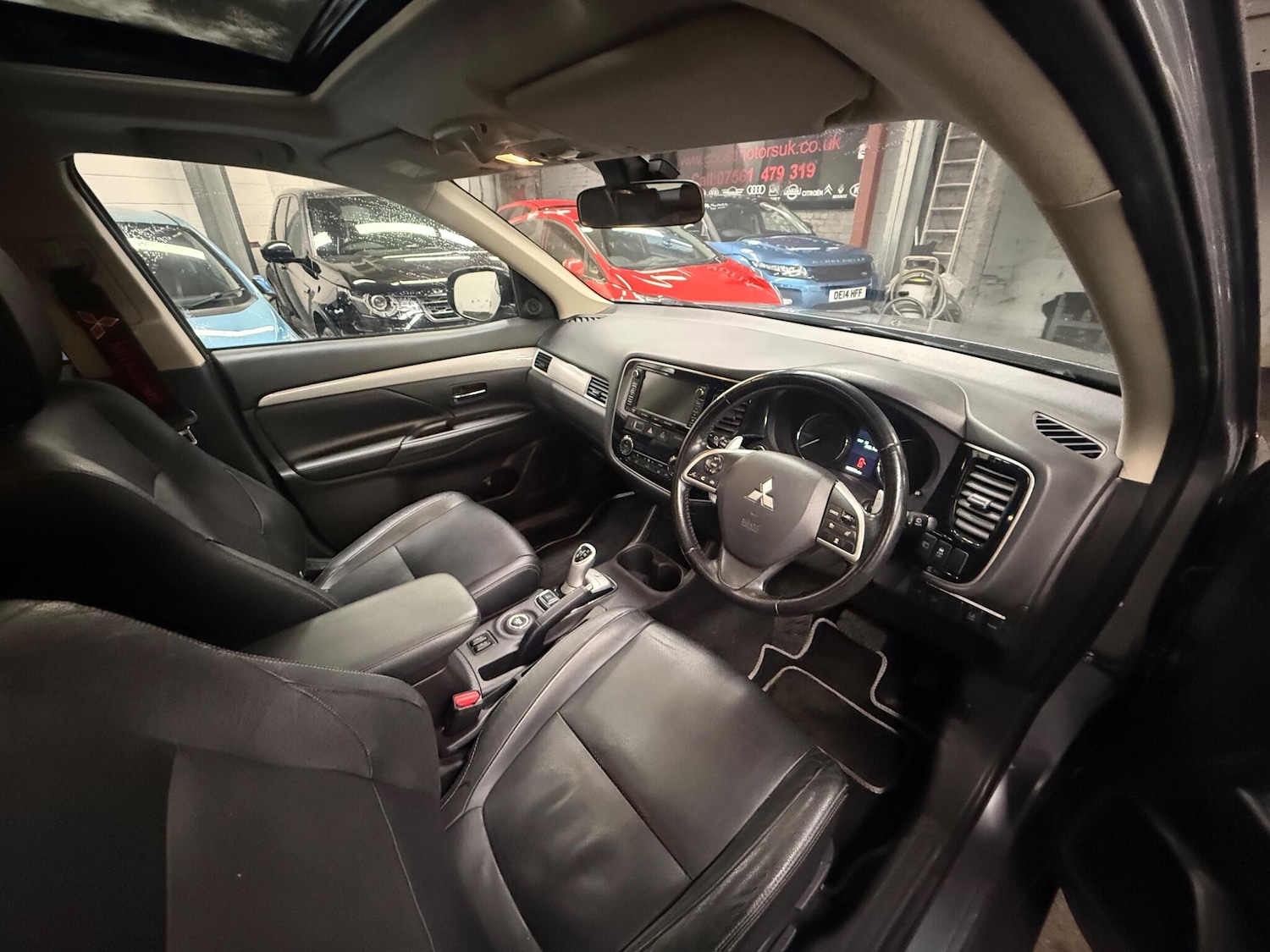 Used Mitsubishi Outlander 2015 for sale - 76644570: Photo 10