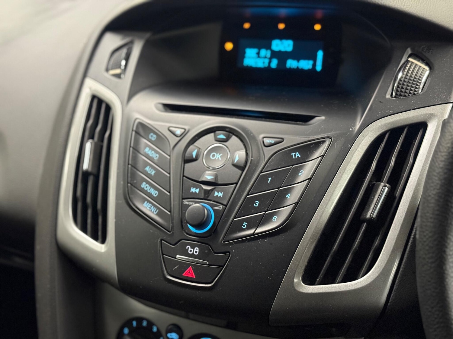 Used Ford Focus 2013 for sale - 77425978: Photo 12