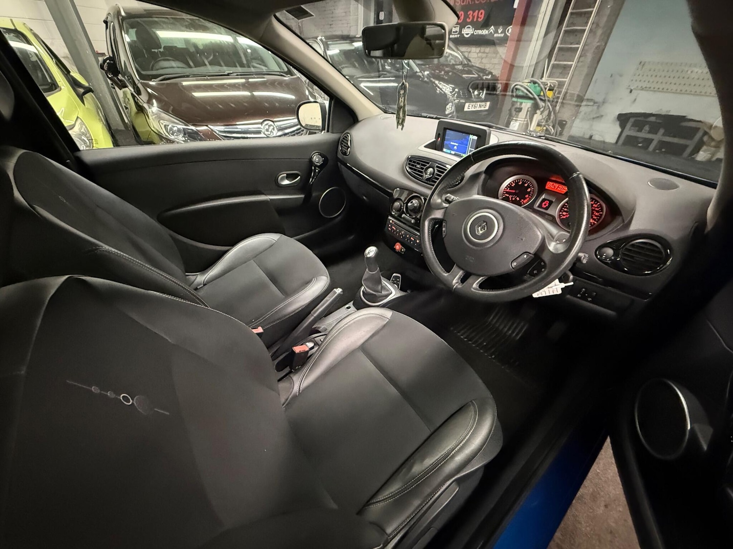 Used Renault Clio 2011 for sale - 76781564: Photo 8