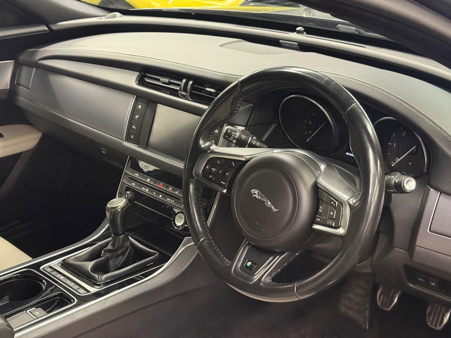Used Jaguar XF 2017 for sale - 78086948: Photo 11