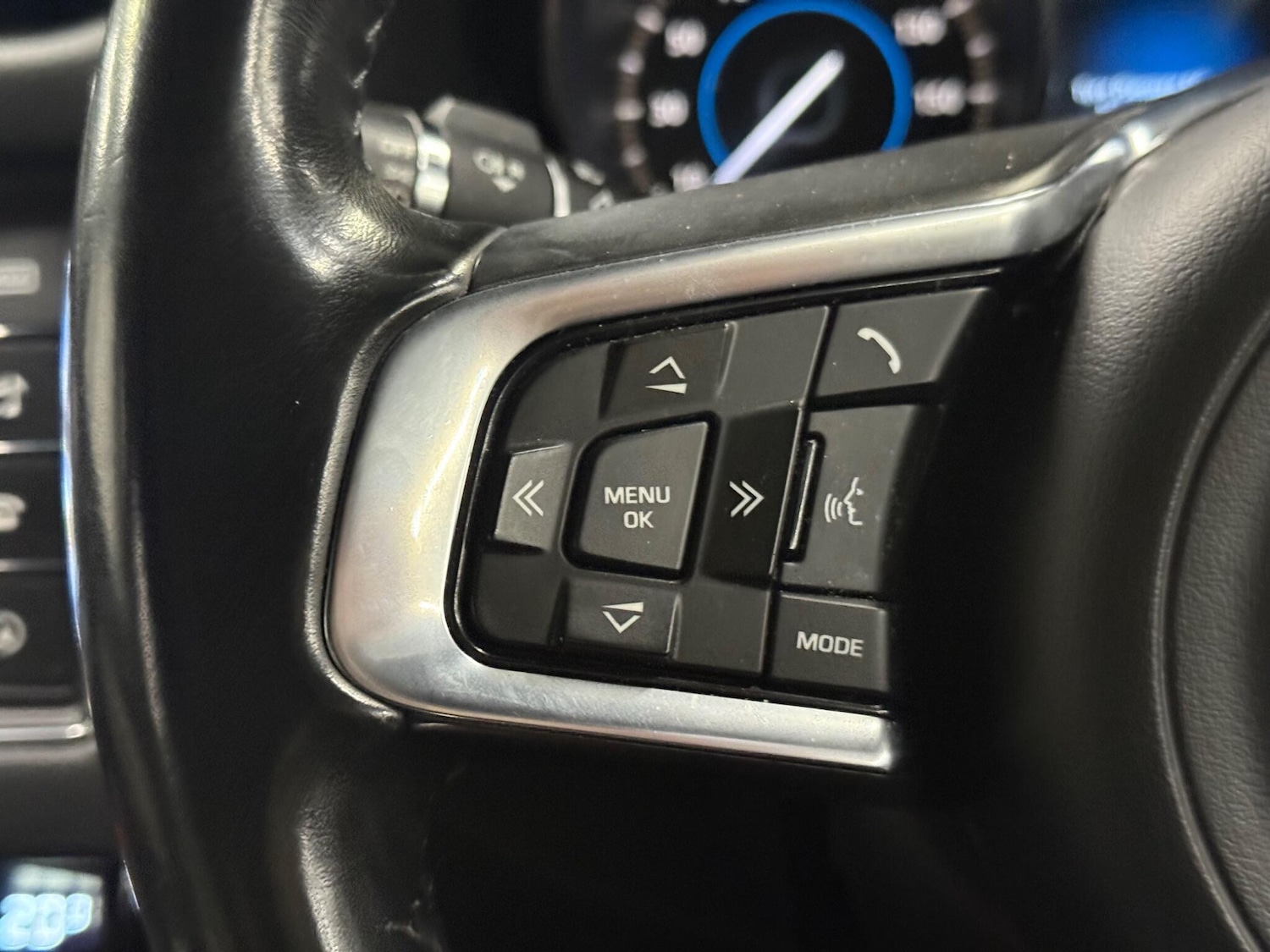 Used Jaguar XF 2017 for sale - 78086948: Photo 15