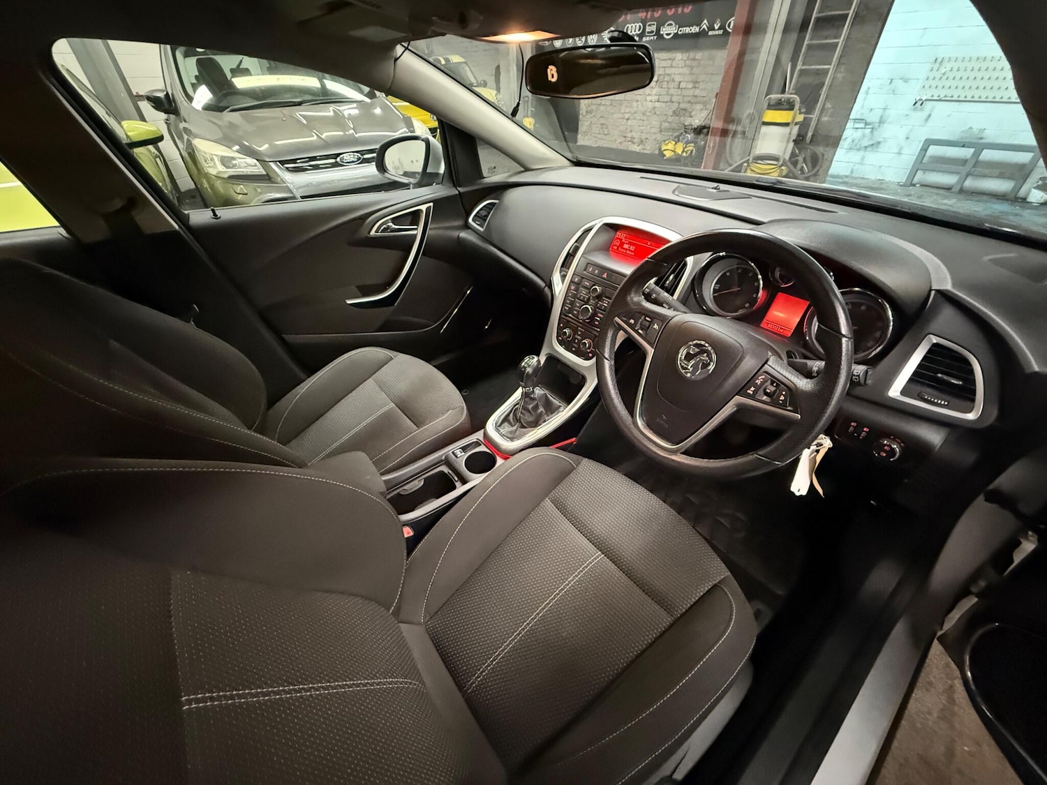 Used Vauxhall Astra 2012 for sale - 78100168: Photo 11