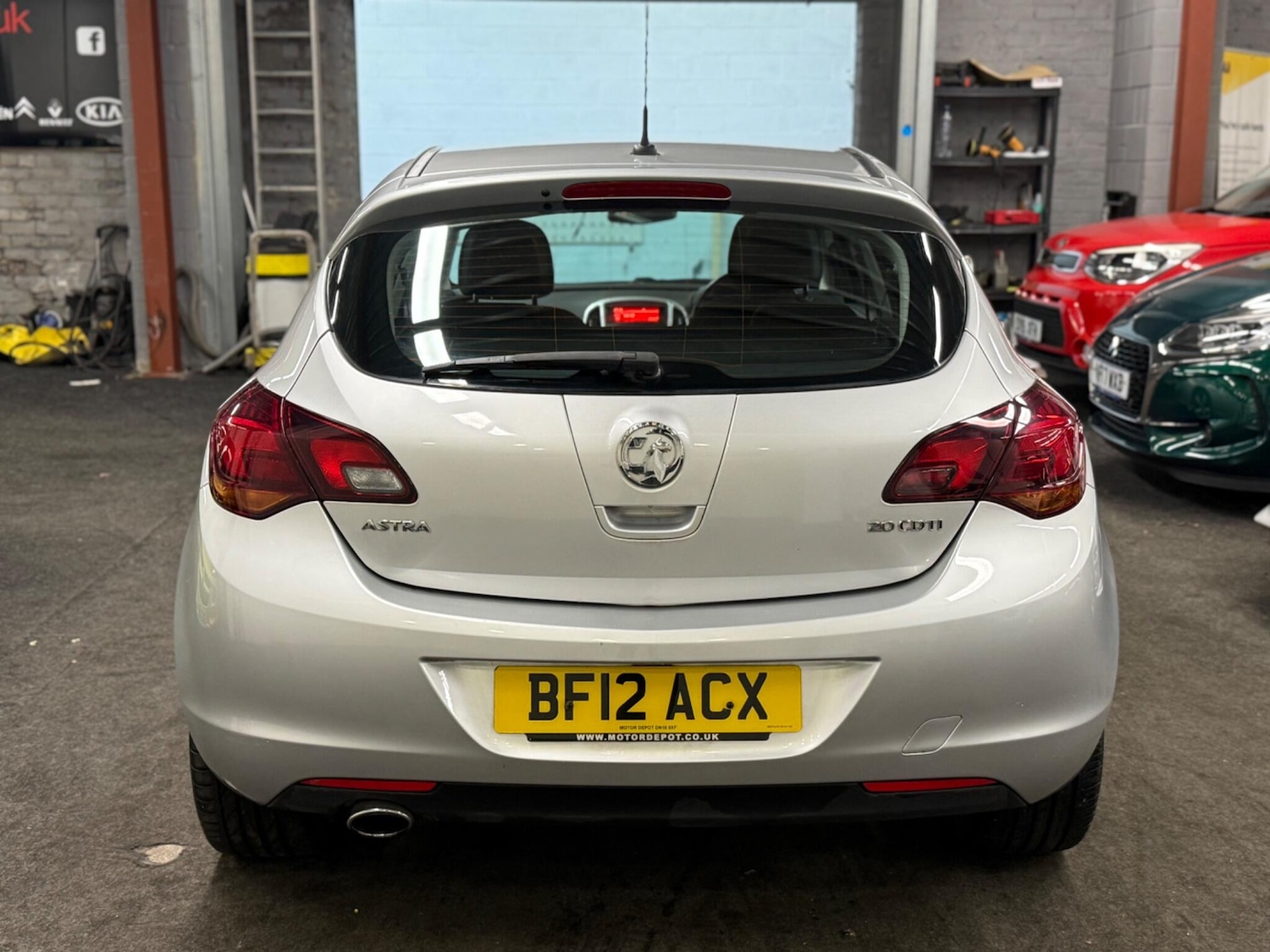 Used Vauxhall Astra 2012 for sale - 78100168: Photo 3