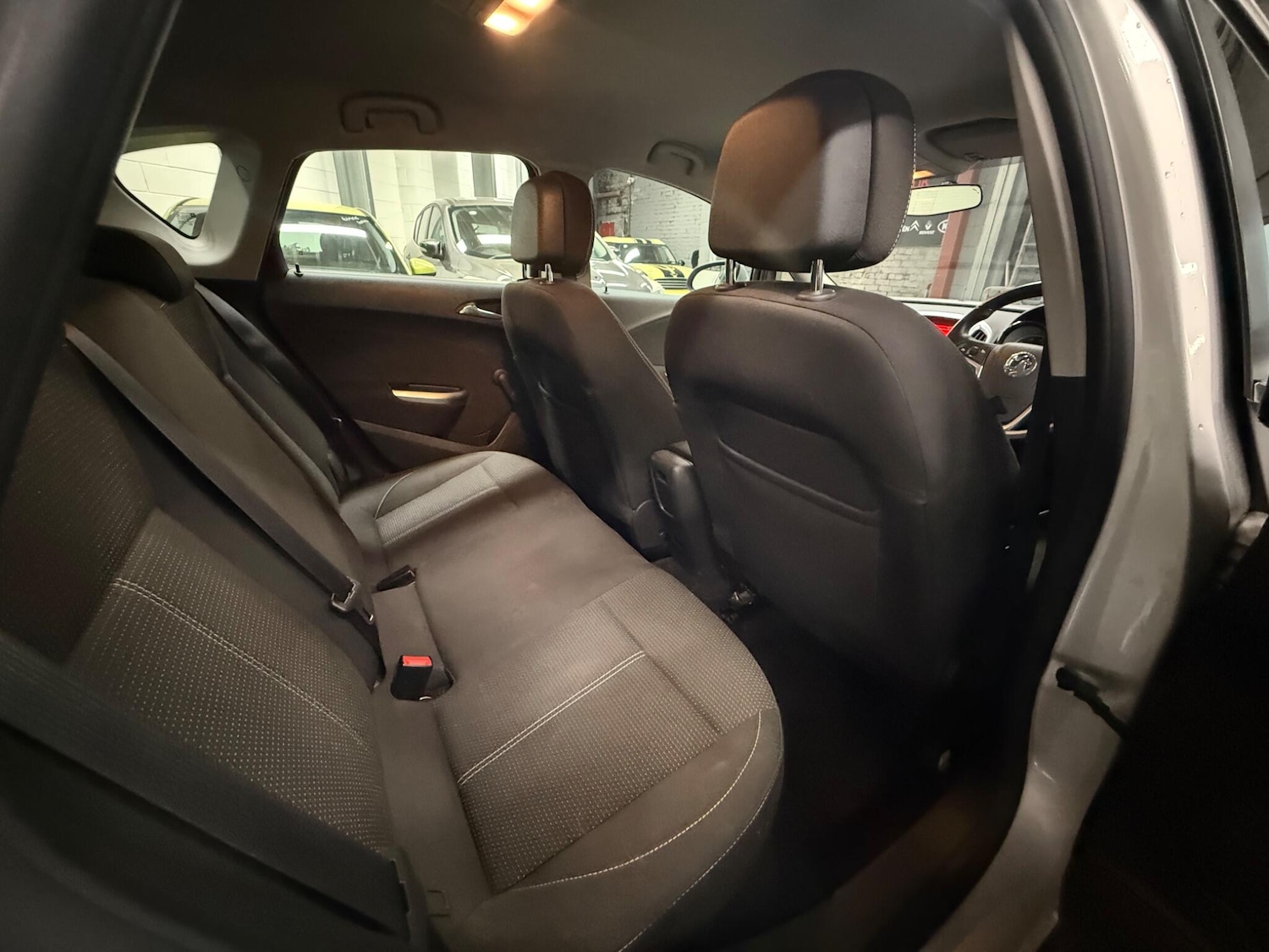 Used Vauxhall Astra 2012 for sale - 78100168: Photo 6