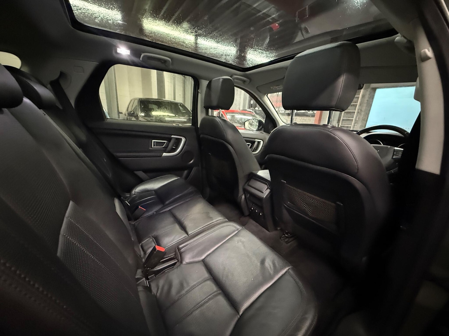 Used Land Rover Discovery Sport 2017 for sale - 76522528: Photo 11