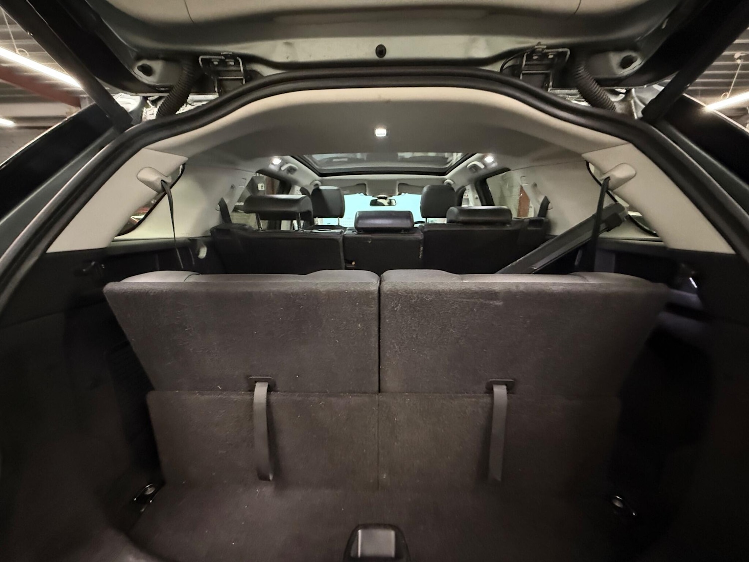 Used Land Rover Discovery Sport 2017 for sale - 76522528: Photo 12