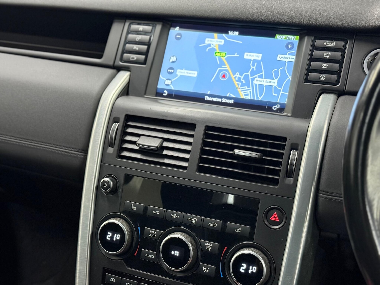 Used Land Rover Discovery Sport 2017 for sale - 76522528: Photo 13