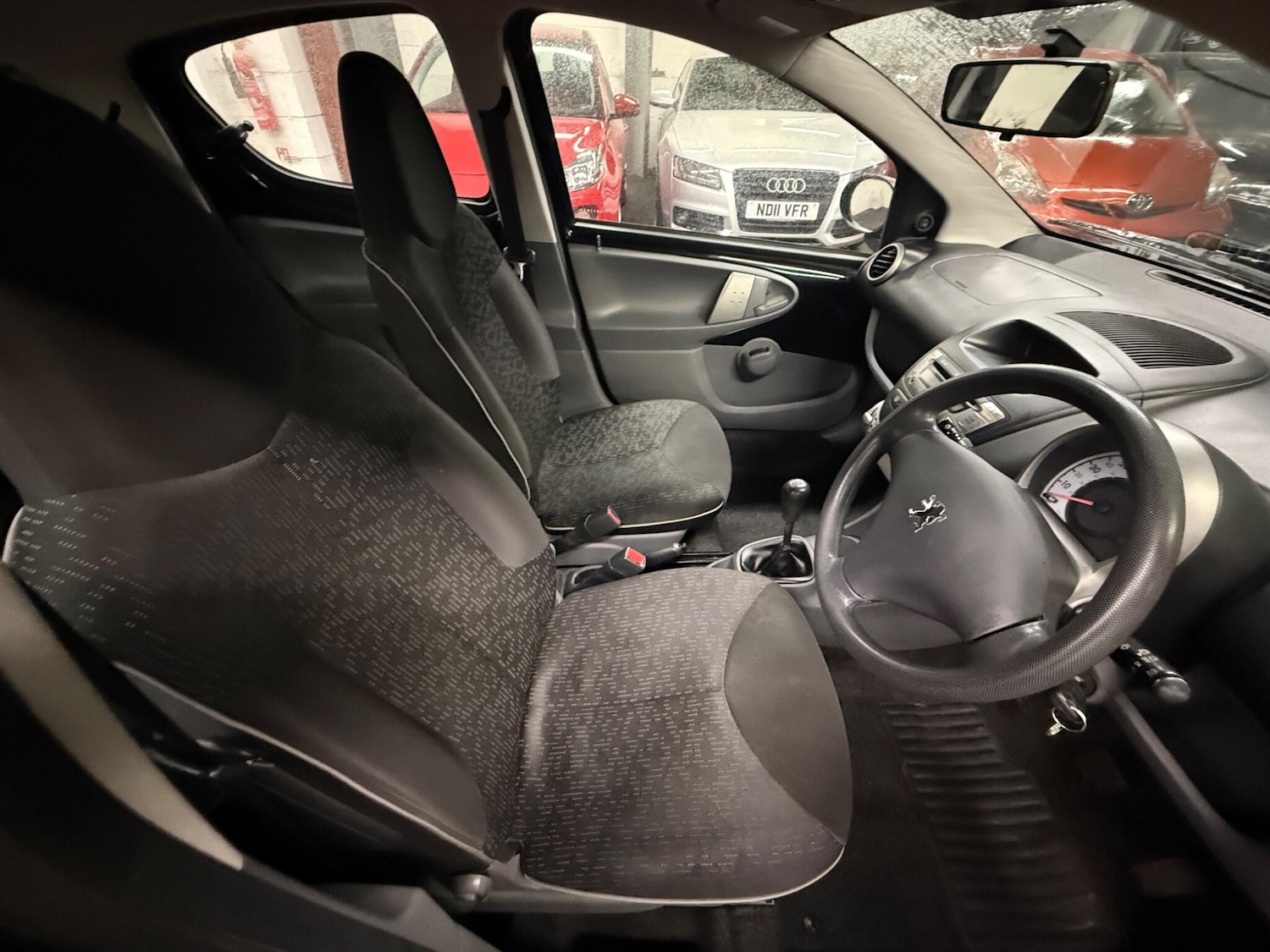 Used Peugeot 107 2011 for sale - 77722727: Photo 8