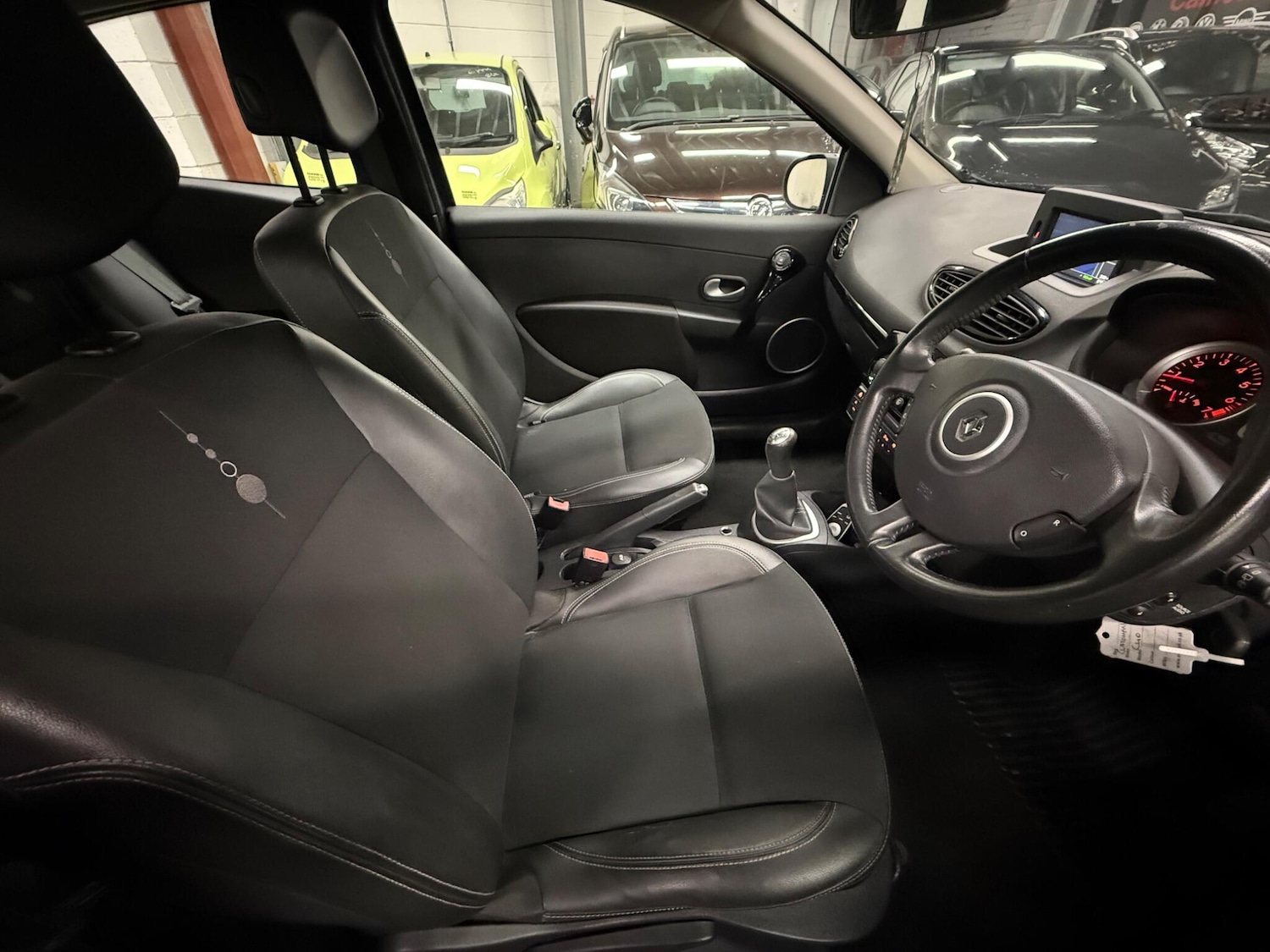 Used Renault Clio 2011 for sale - 76398912: Photo 9