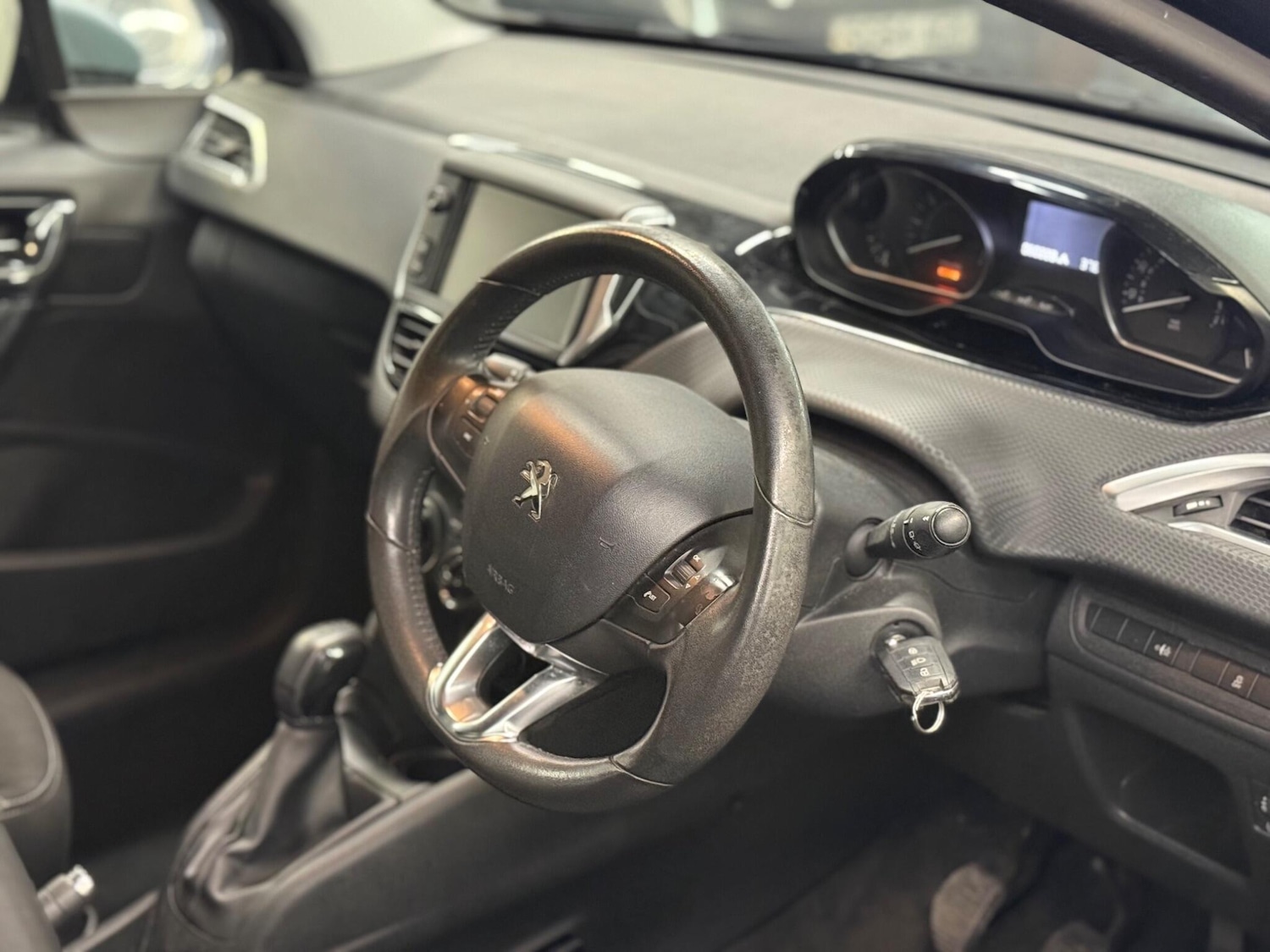 Used Peugeot 208 2016 for sale - 77977869: Photo 10