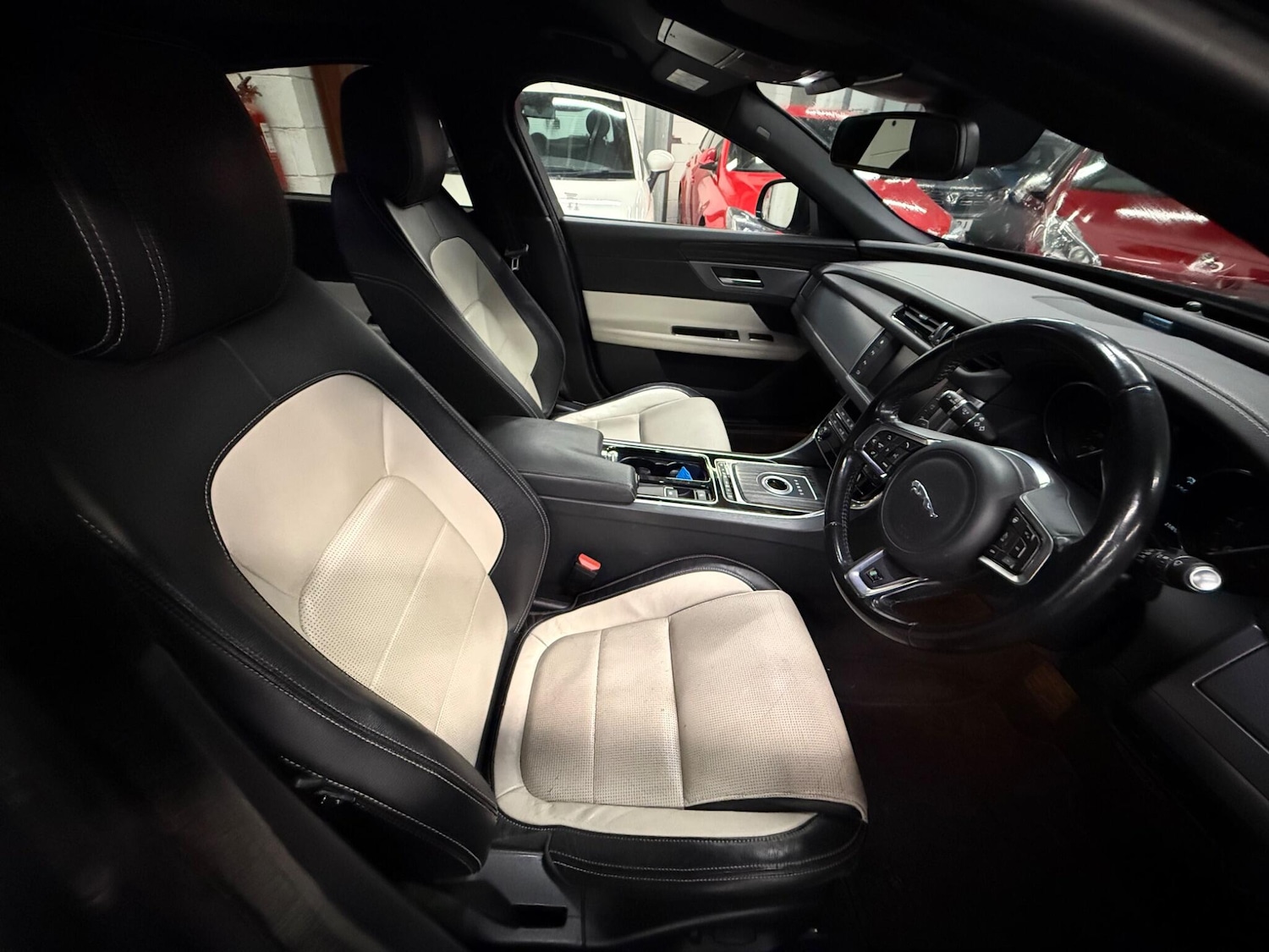 Used Jaguar XF 2016 for sale - 77291611: Photo 11