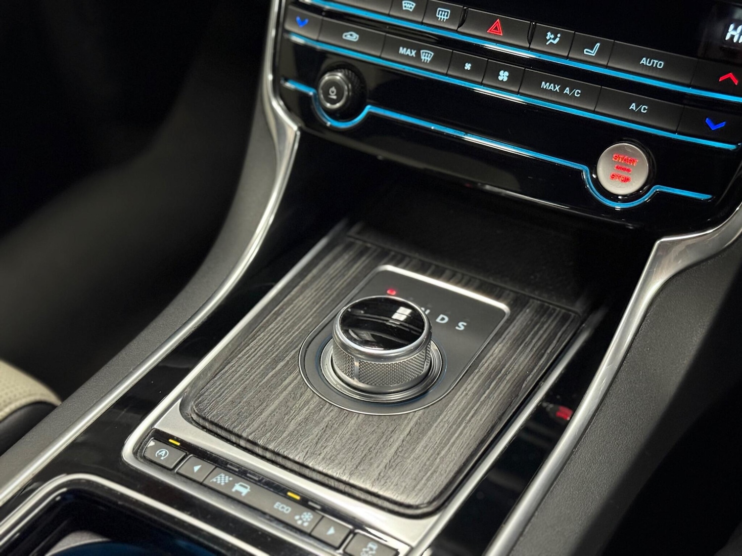 Used Jaguar XF 2016 for sale - 77291611: Photo 14