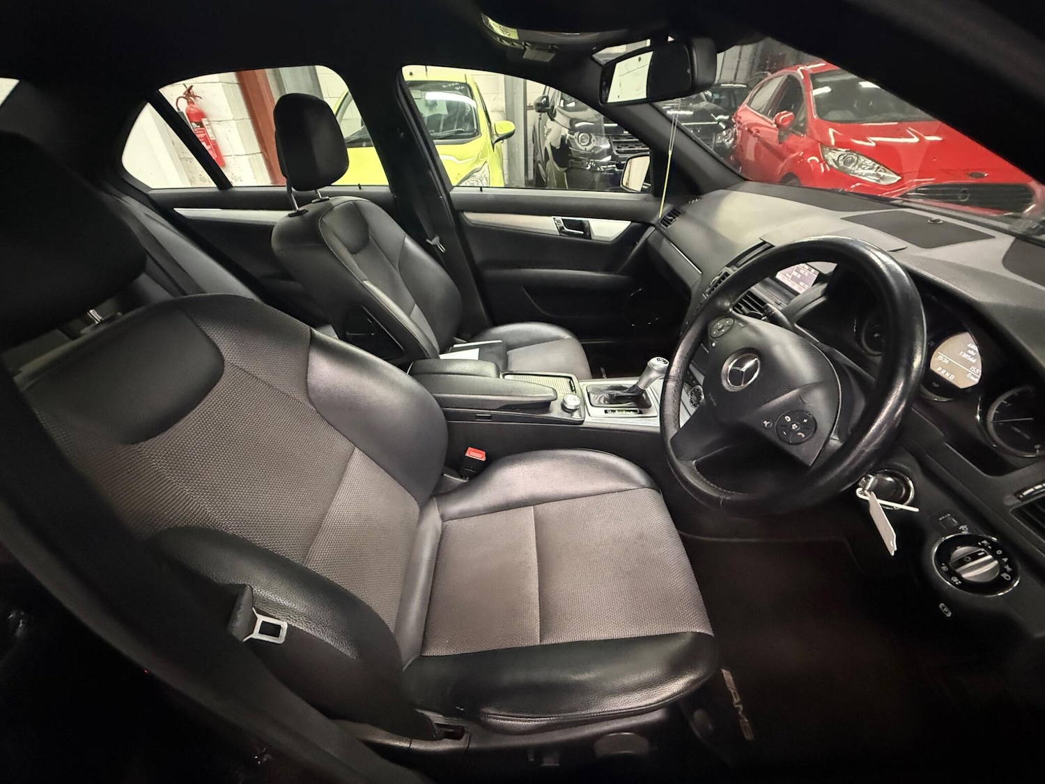 Used Mercedes-Benz C Class 2009 for sale - 76456957: Photo 8