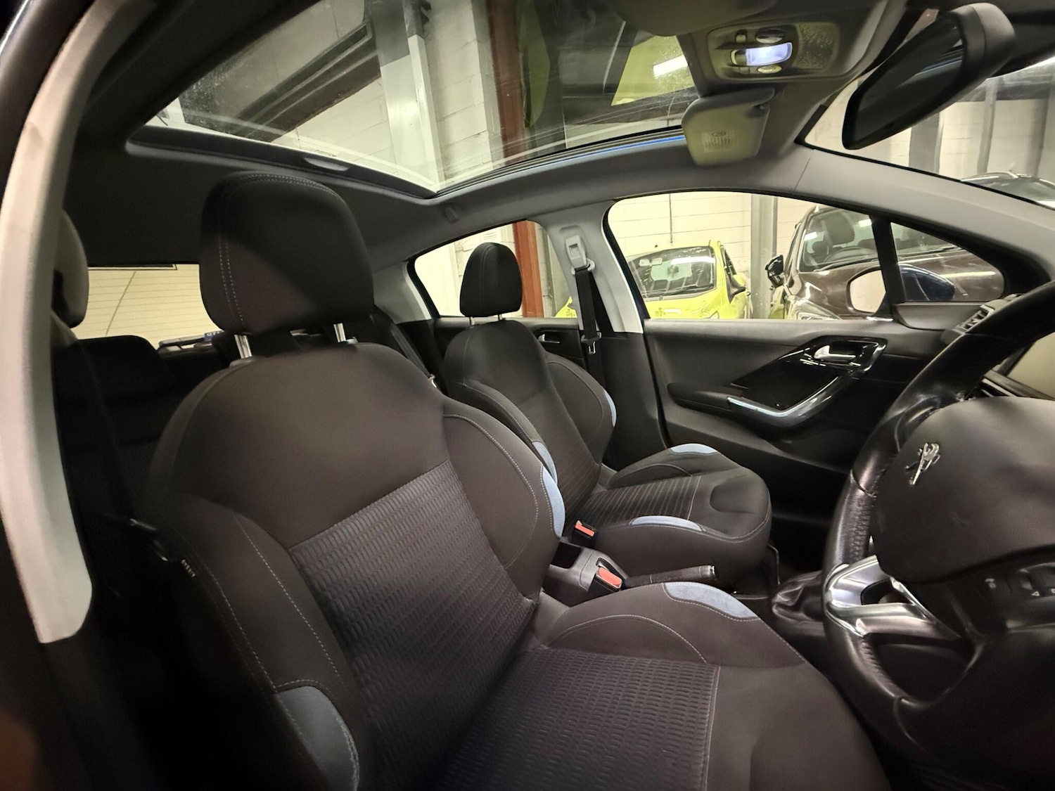 Used Peugeot 208 2013 for sale - 76398399: Photo 9