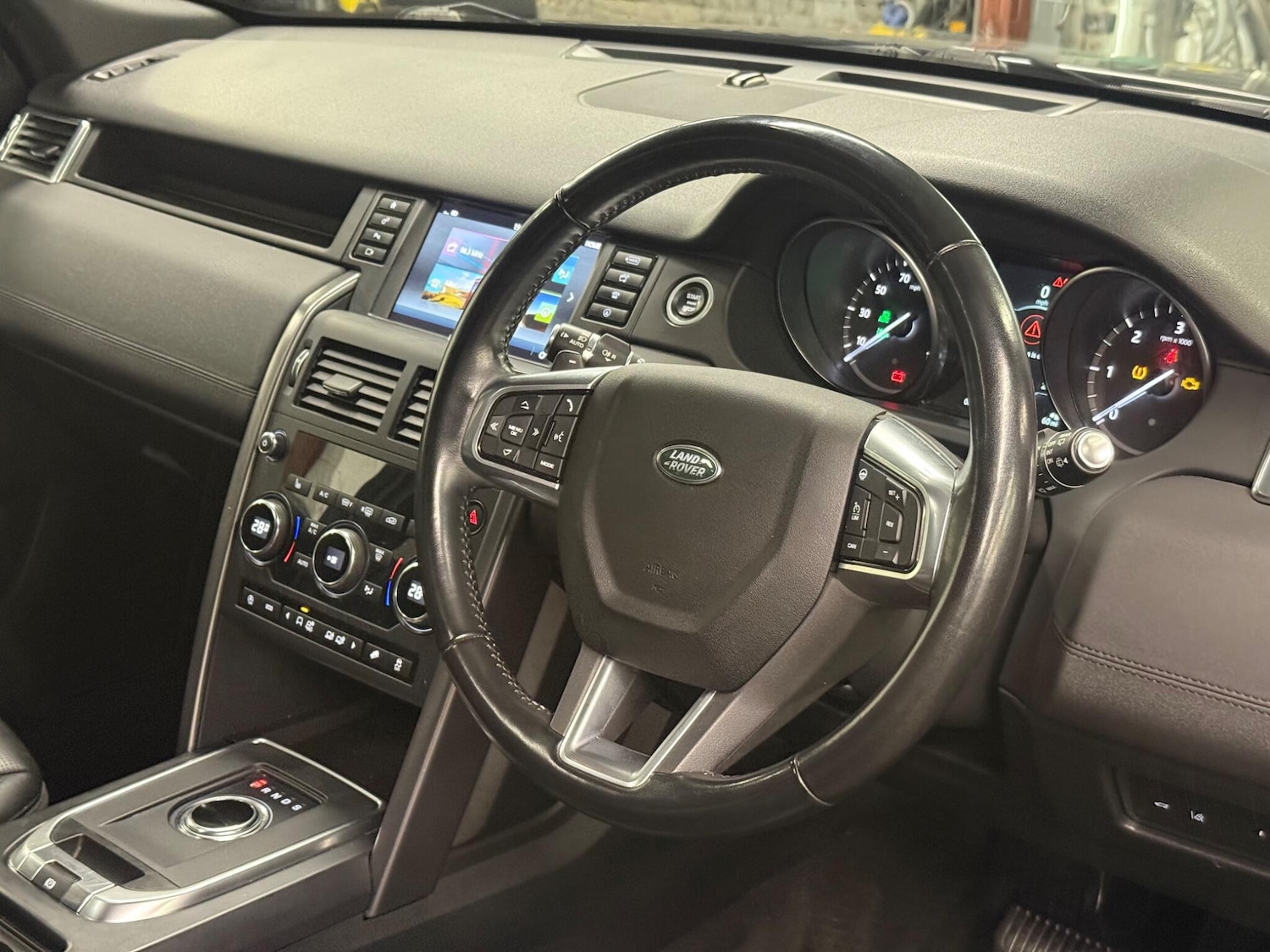 Used Land Rover Discovery Sport 2018 for sale - 76988236: Photo 12