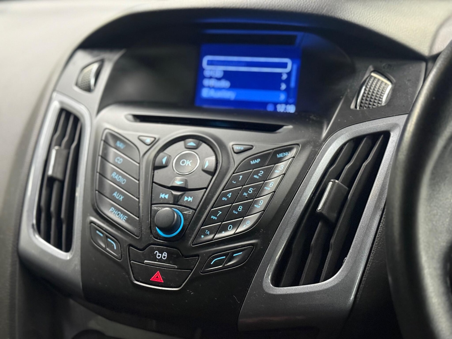 Used Ford Focus 2011 for sale - 77939969: Photo 11