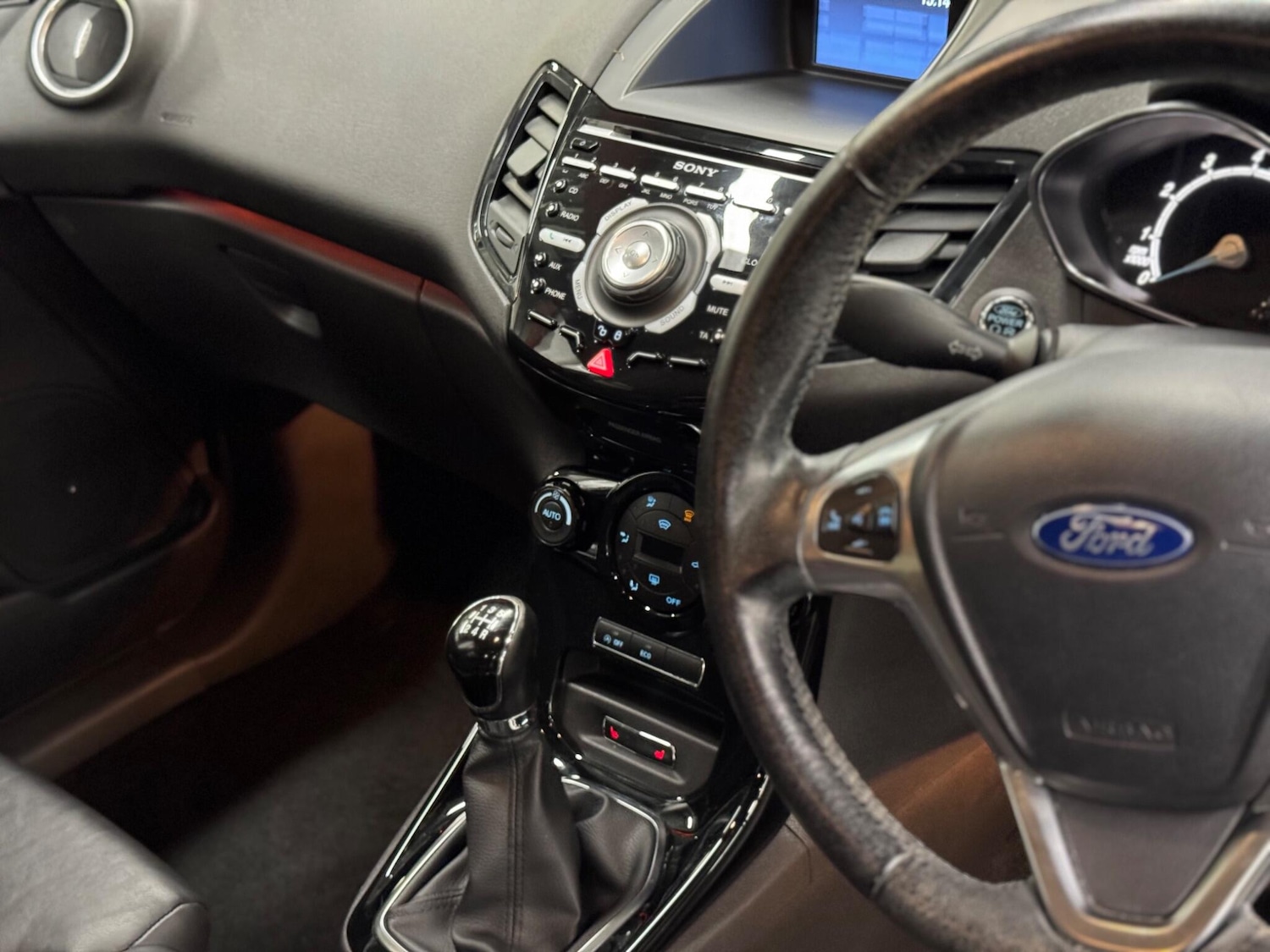 Used Ford Fiesta 2015 for sale - 76349315: Photo 10