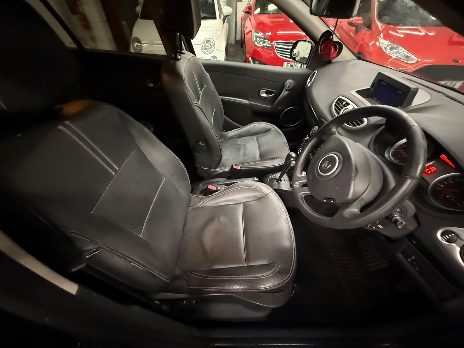 Used Renault Clio 2010 for sale - 77724084: Photo 9