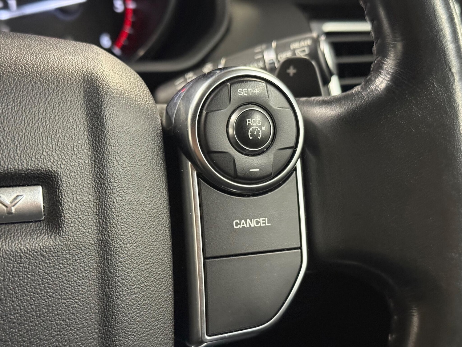 Used Land Rover Discovery 2017 for sale - 77633346: Photo 15