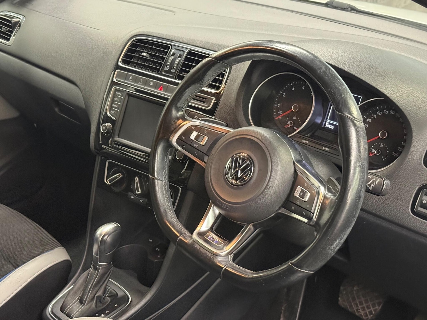 Used Volkswagen Polo 2015 for sale - 76498951: Photo 10