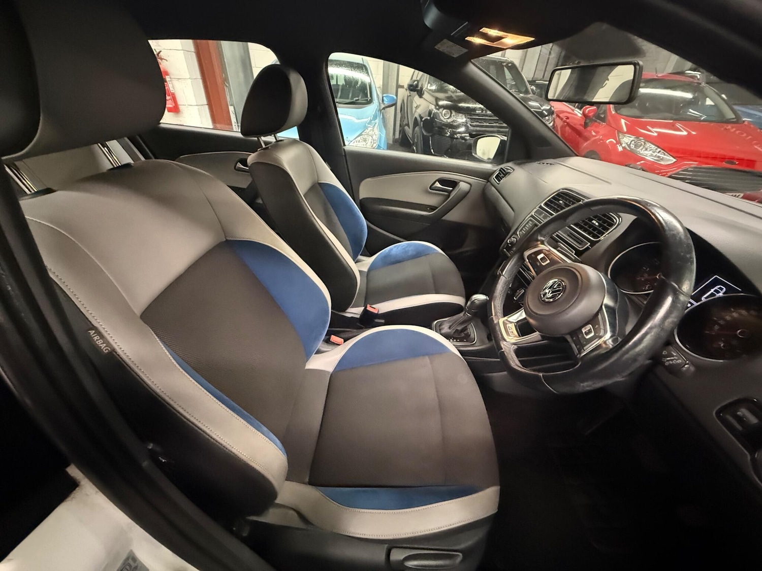 Used Volkswagen Polo 2015 for sale - 76498951: Photo 9