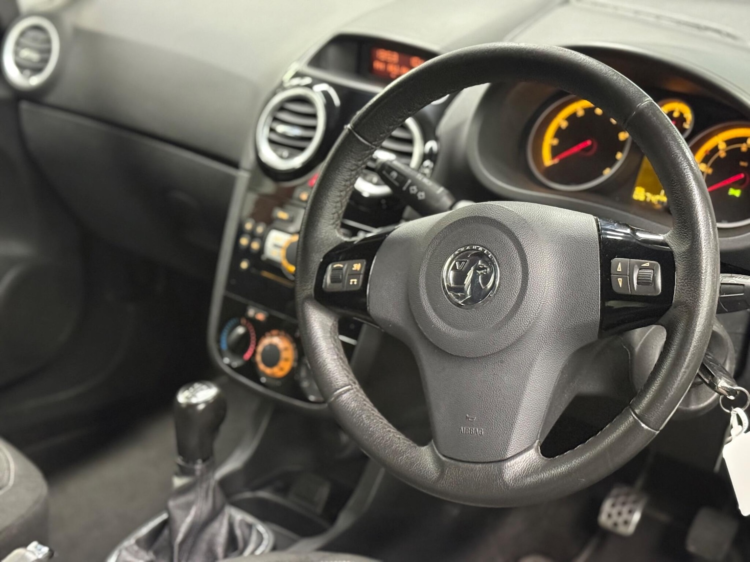 Used Vauxhall Corsa 2013 for sale - 76432878: Photo 9