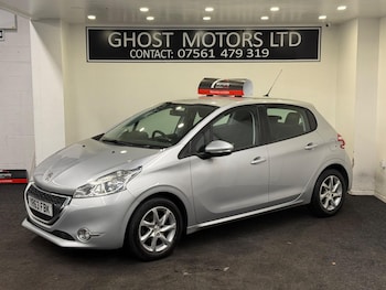 Used Peugeot 208 2013 for sale - 77230206: Photo