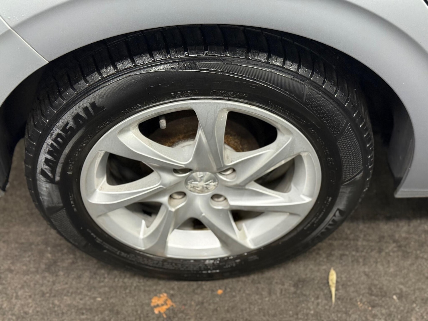 Used Peugeot 208 2013 for sale - 77230206: Photo 7