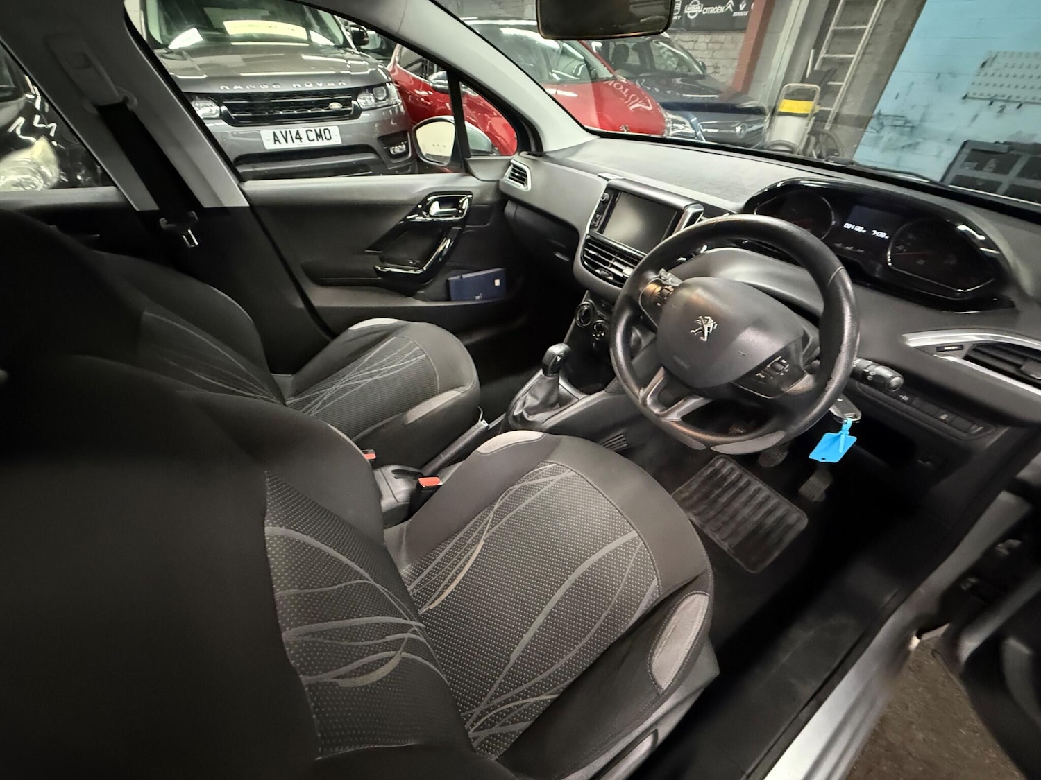 Used Peugeot 208 2013 for sale - 77230206: Photo 9