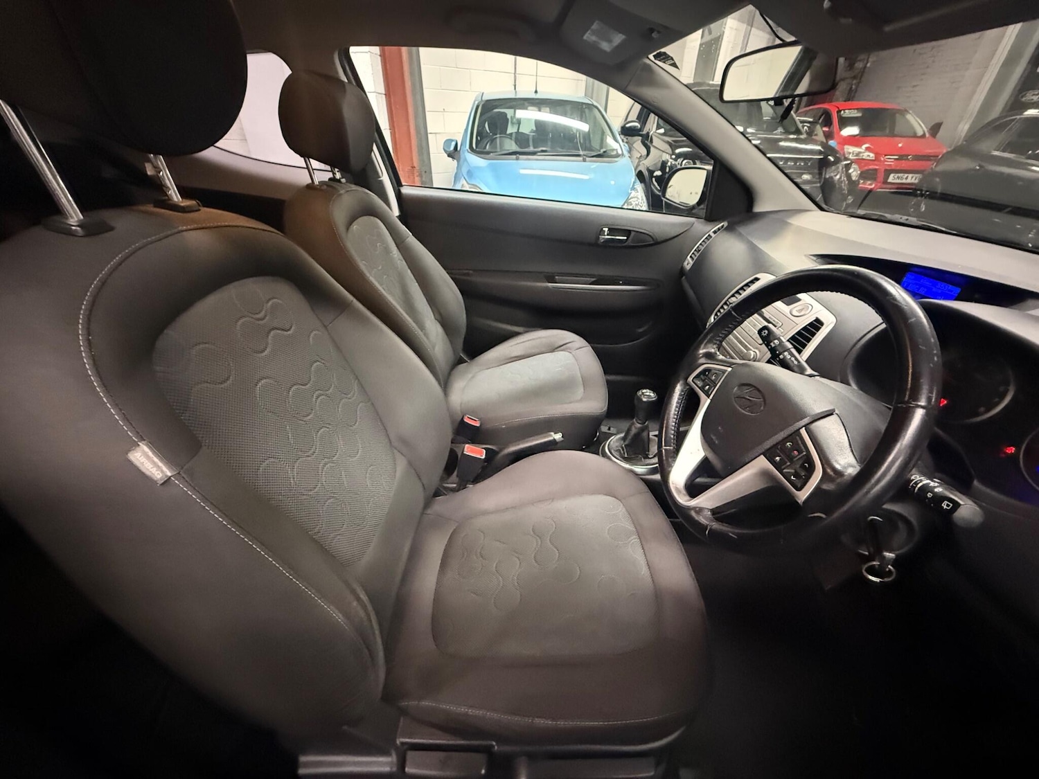 Used Hyundai i20 2011 for sale - 76801897: Photo 8