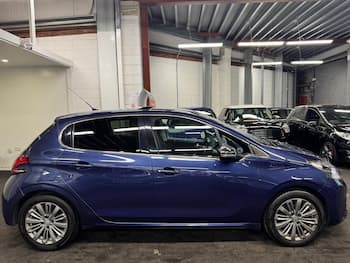 Used Peugeot 208 2016 for sale - 79847902: Photo