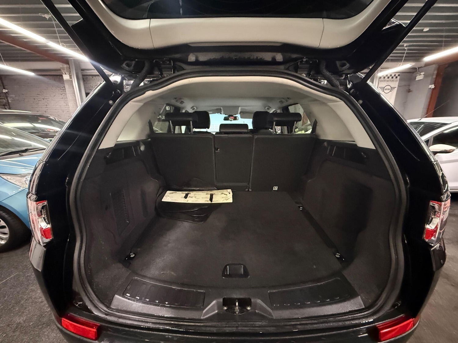 Used Land Rover Discovery Sport 2017 for sale - 76912624: Photo 11