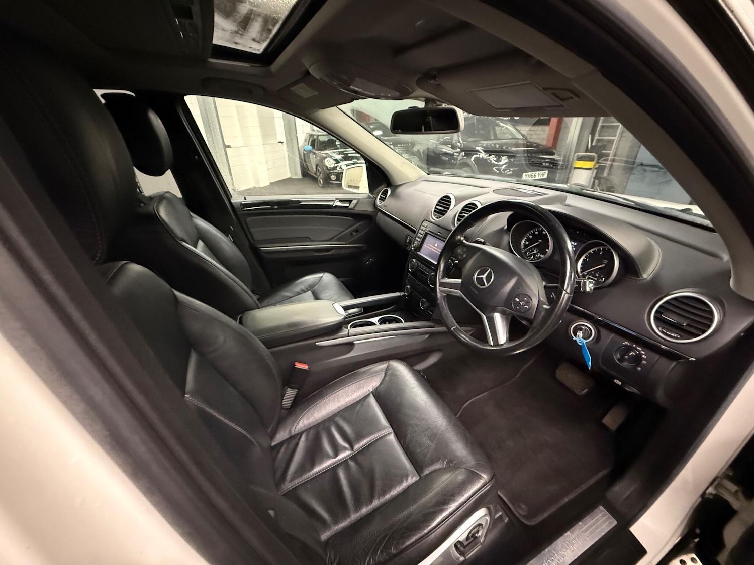 Used Mercedes-Benz GL Class 2010 for sale - 77203809: Photo 17