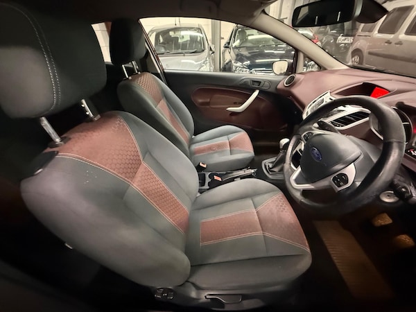 Used Ford Fiesta 2010 for sale - 75990398: Photo 8