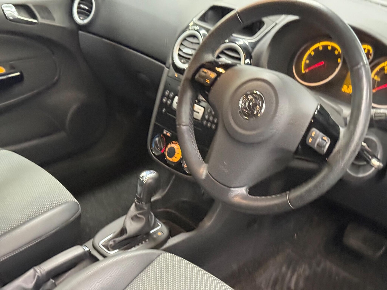 Used Vauxhall Corsa 2010 for sale - 77784183: Photo 10