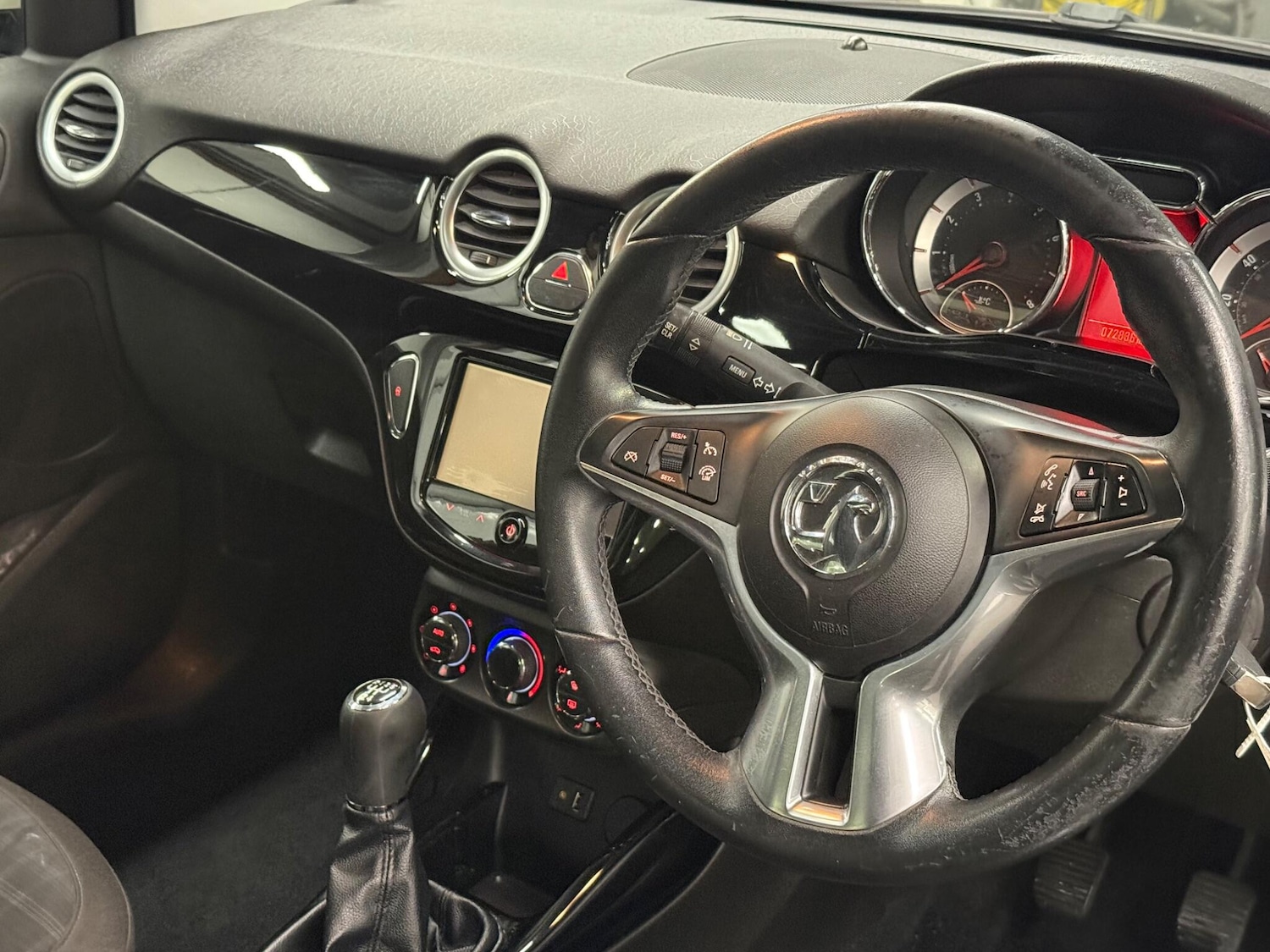 Used Vauxhall ADAM 2015 for sale - 76584905: Photo 9