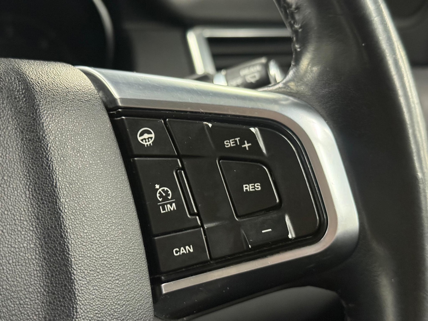 Used Land Rover Discovery Sport 2017 for sale - 76965124: Photo 12