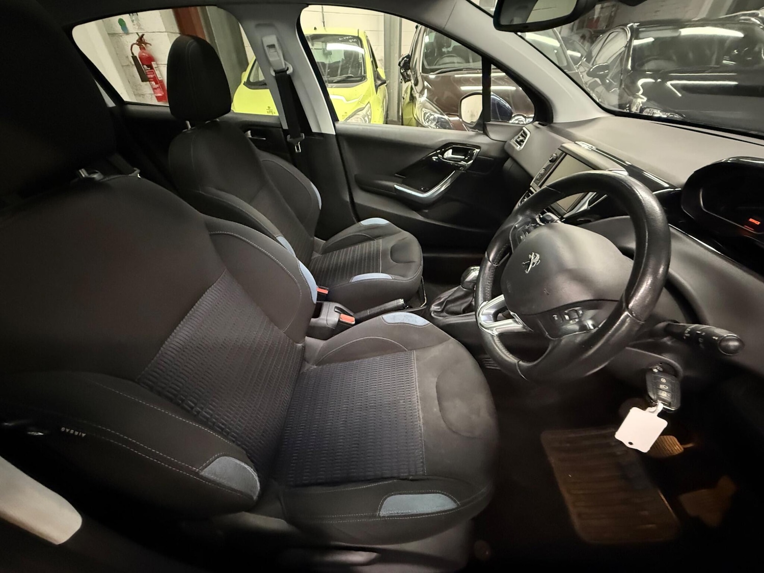 Used Peugeot 208 2013 for sale - 76634246: Photo 8