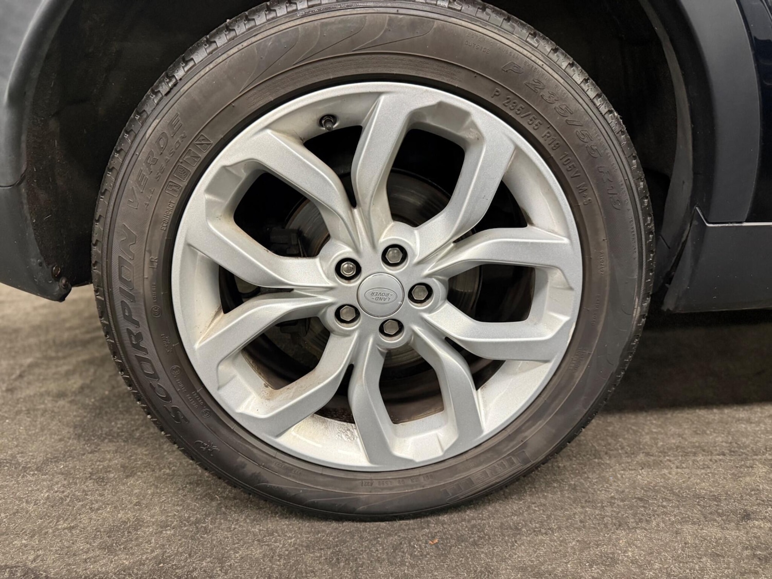 Used Land Rover Discovery Sport 2017 for sale - 76752439: Photo 7