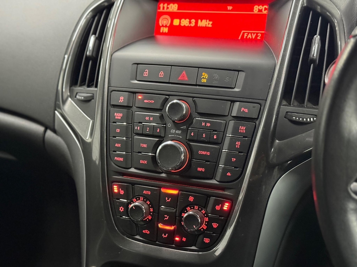 Used Vauxhall Astra 2013 for sale - 77738294: Photo 10