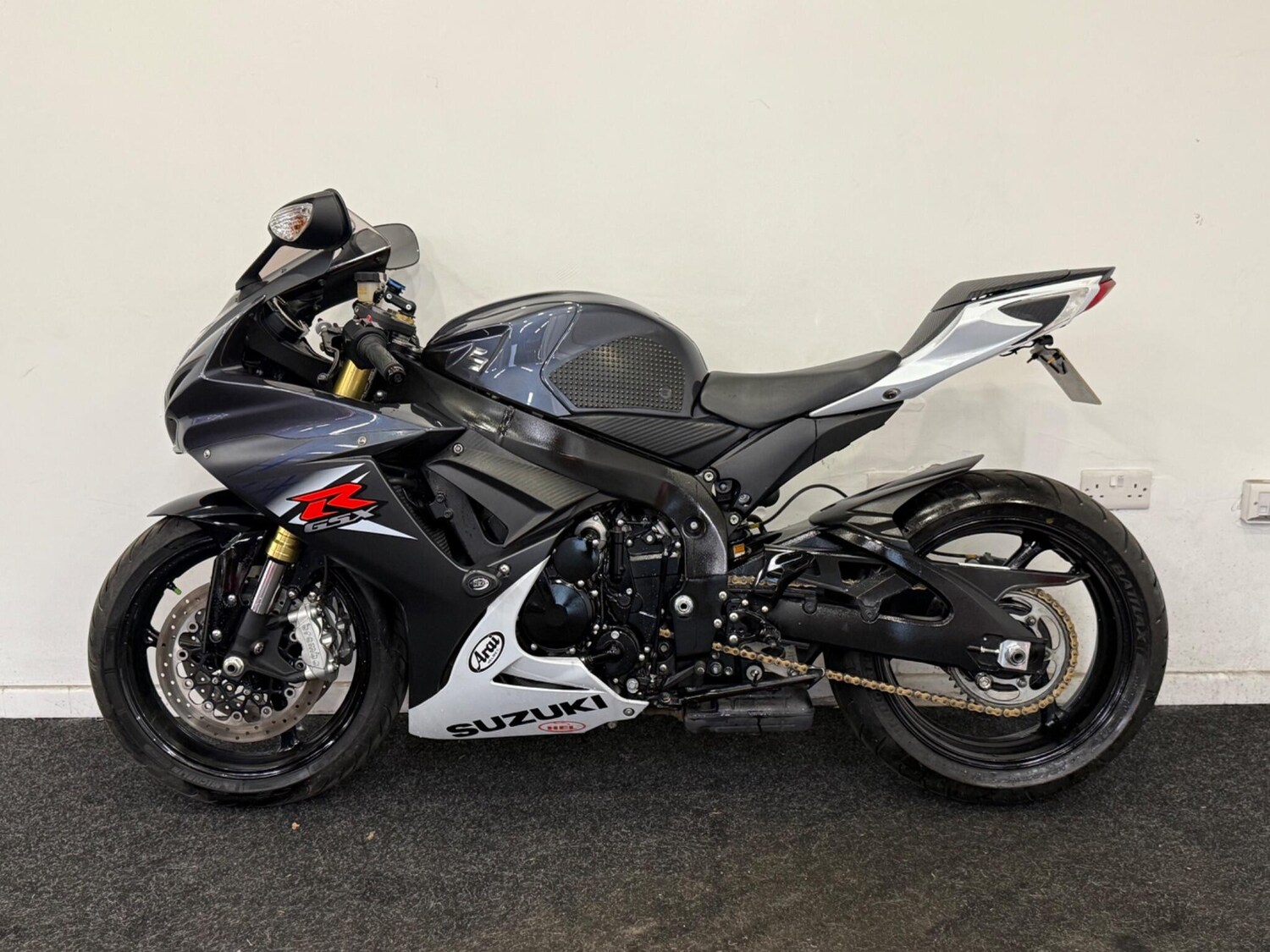 Used Suzuki GSX-R 2015 for sale - 78636383: Photo 2