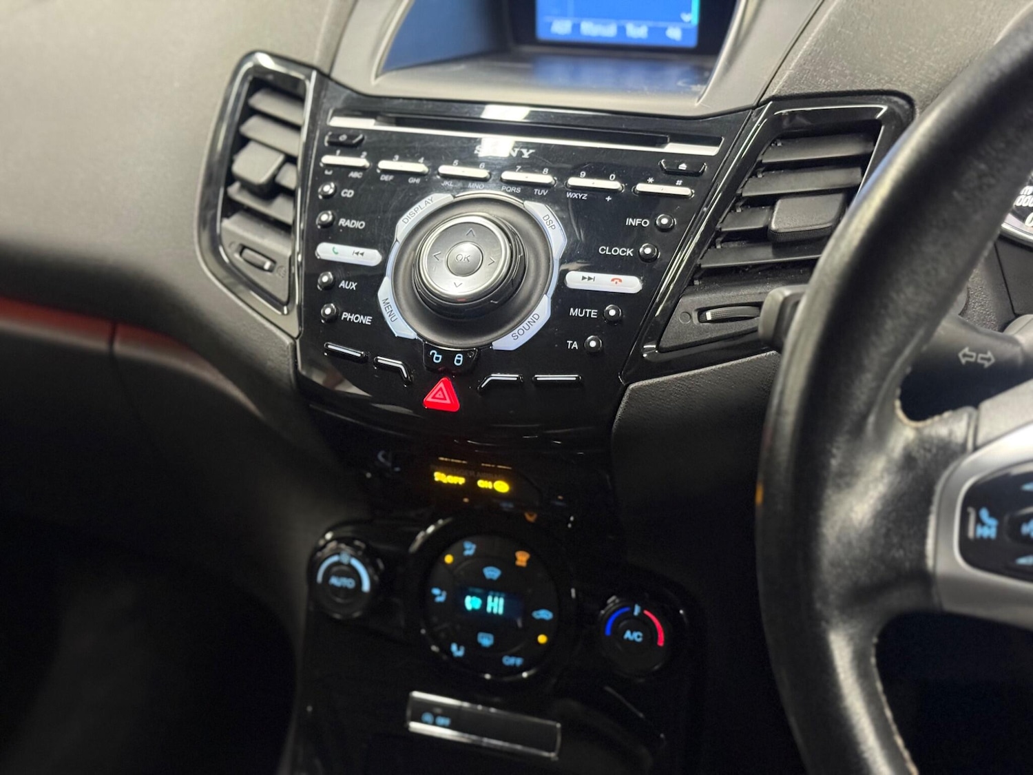 Used Ford Fiesta 2015 for sale - 77163670: Photo 12