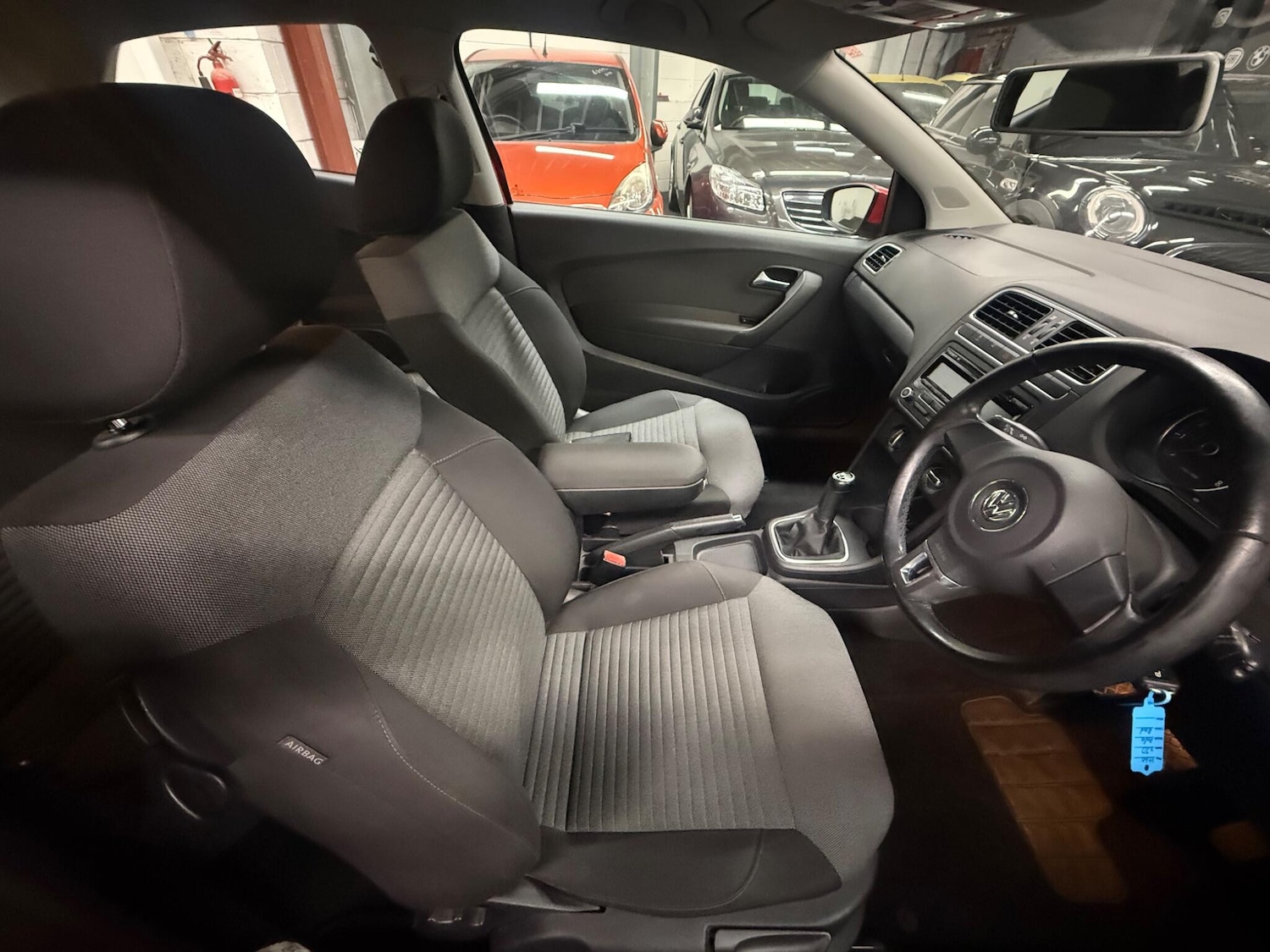 Used Volkswagen Polo 2010 for sale - 77970335: Photo 9