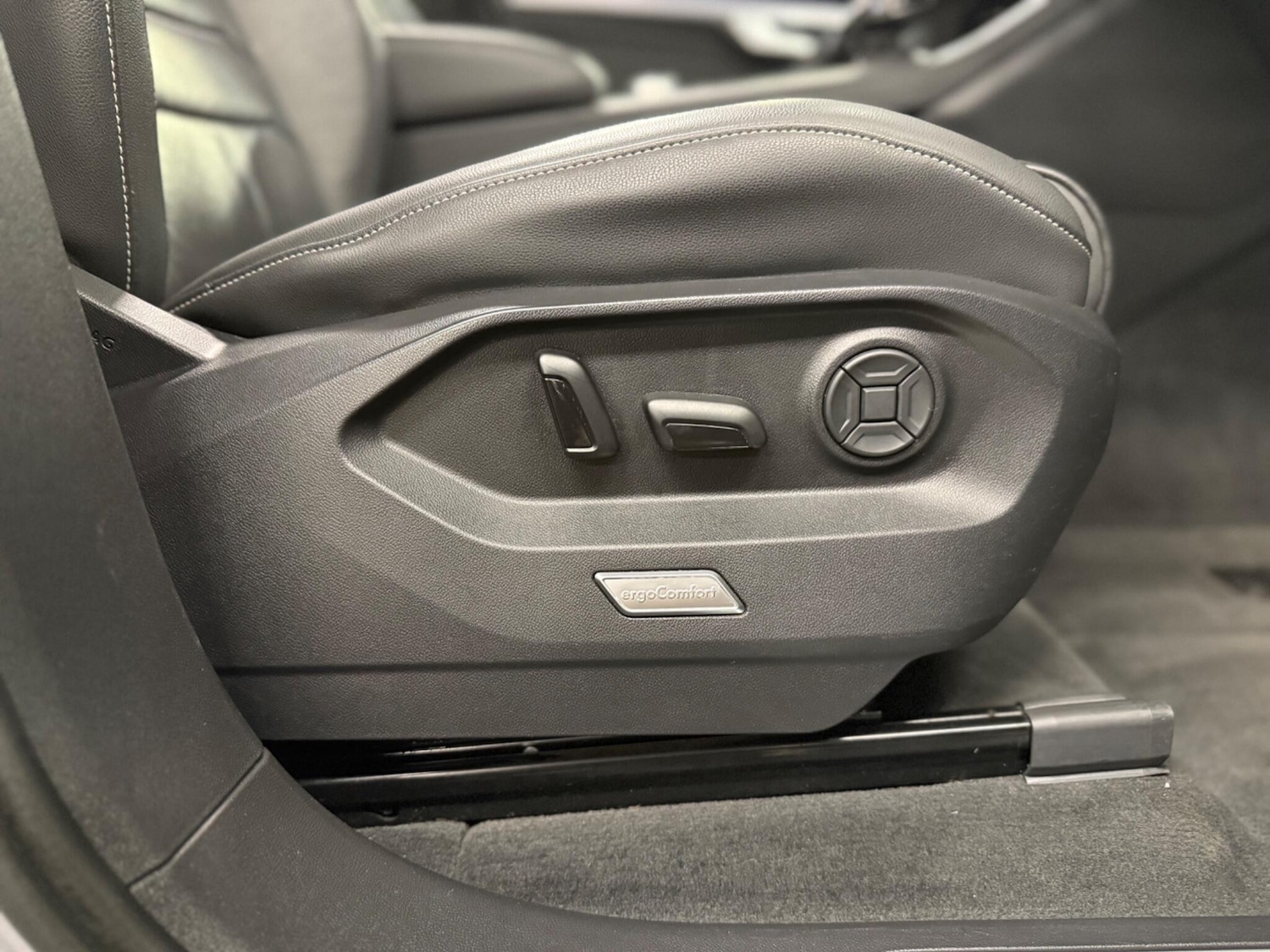 Used Volkswagen Touareg 2018 for sale - 78019961: Photo 30