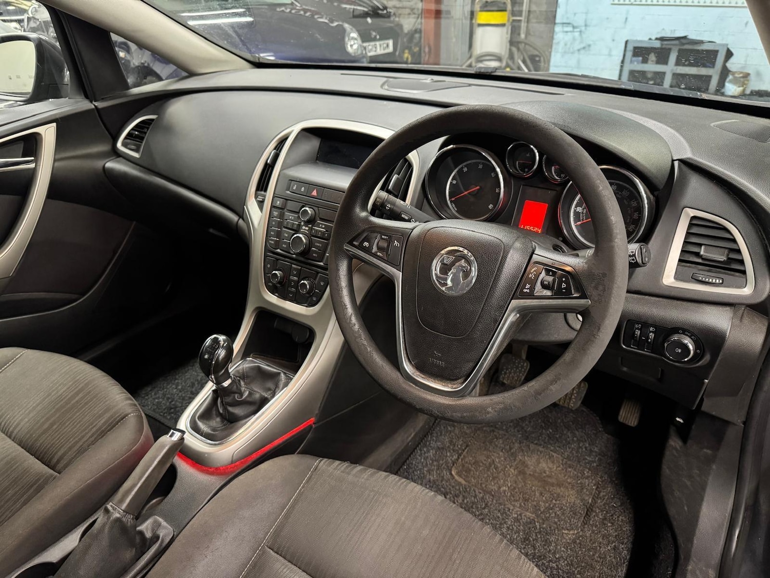 Used Vauxhall Astra 2010 for sale - 77564638: Photo 12