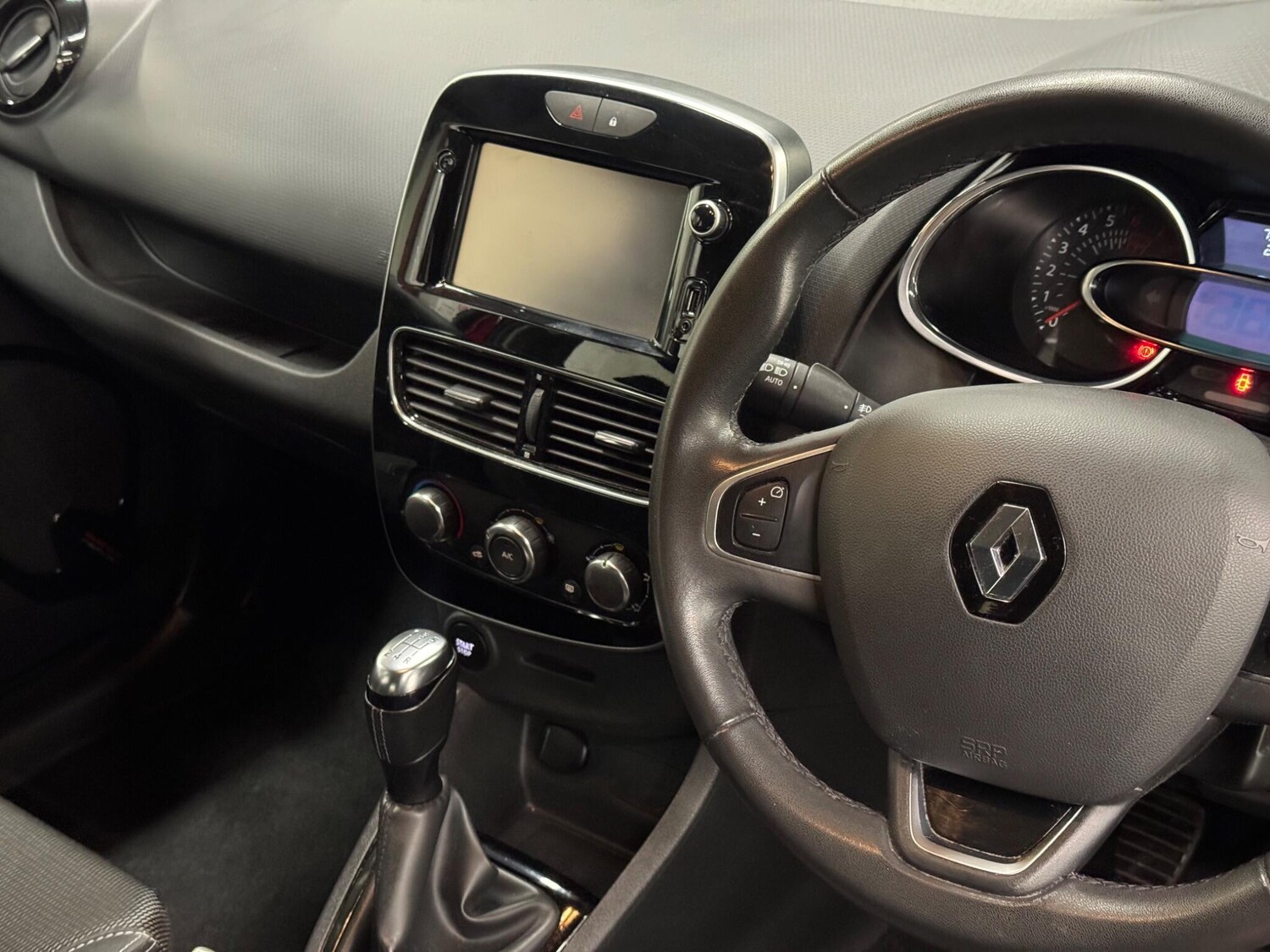 Used Renault Clio 2017 for sale - 76359894: Photo 10