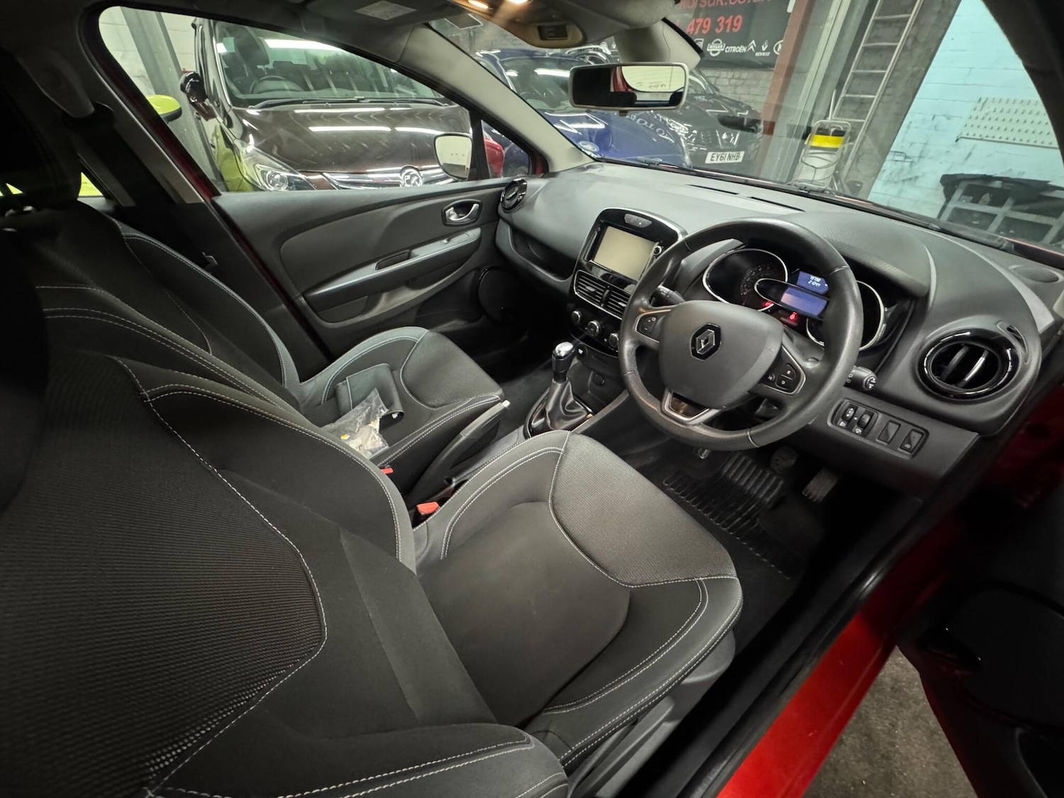 Used Renault Clio 2017 for sale - 76359894: Photo 8