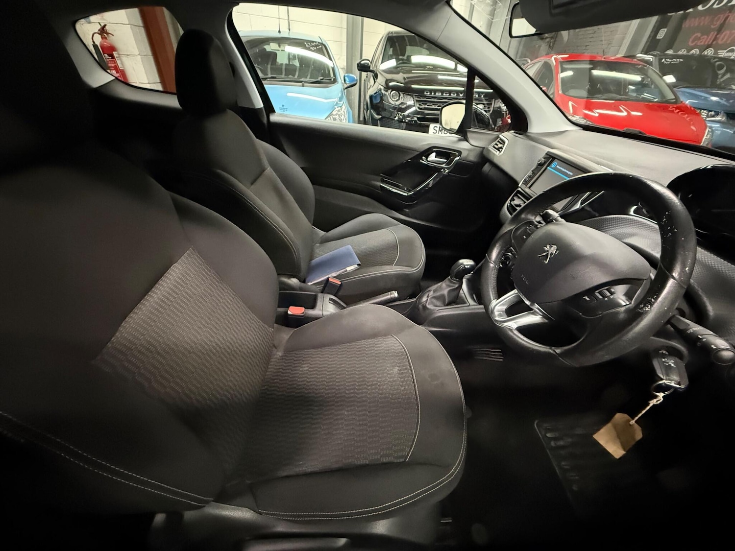 Used Peugeot 208 2017 for sale - 76619673: Photo 9