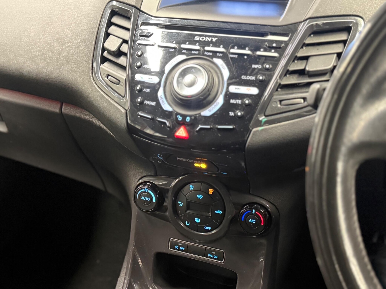 Used Ford Fiesta 2013 for sale - 77396632: Photo 11